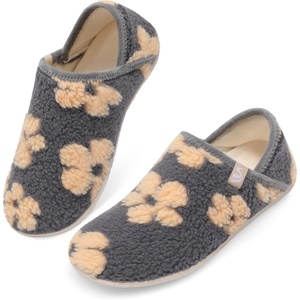 Spesoul Fuzzy House Slippers for Women Men Indoor Closed Back Lightweight Cozy Faux Furry Lining Barefoot House Shoes Slipper Socks for Bedroom Home Office Yoga Outdoor Walking Shoes(Greyyellflow)