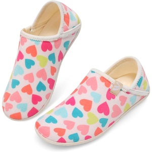 Spesoul Fuzzy House Slippers for Women Men Indoor Closed Back Lightweight Cozy Faux Furry Lining Barefoot House Shoes Slipper Socks for Bedroom Home Office Yoga Outdoor Walking Shoes(Beigeheart)